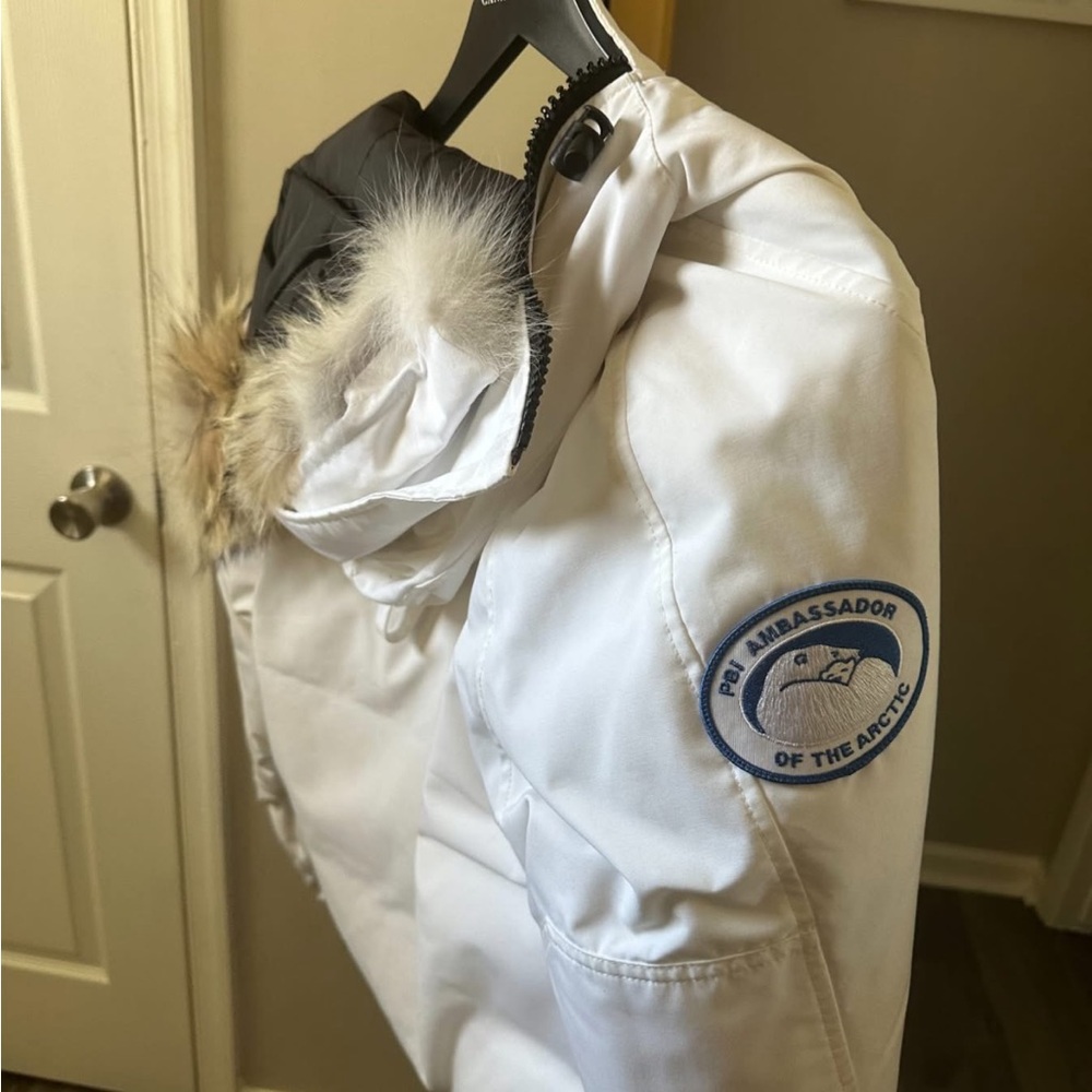 Canada Goose Women's White Ski Jacket - Picture 4 of 8